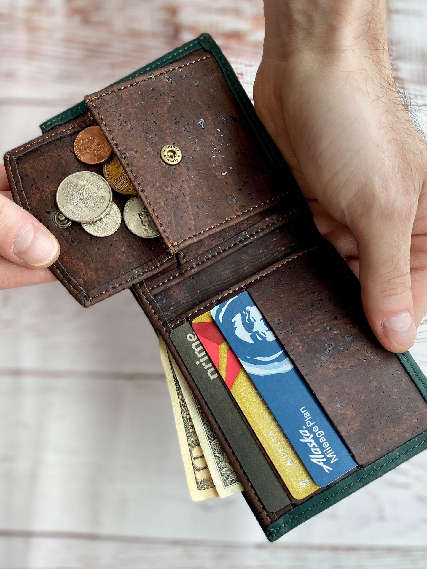 Vegan Wallets For Men with Coin Pocket - Portuguese Cork - Brown